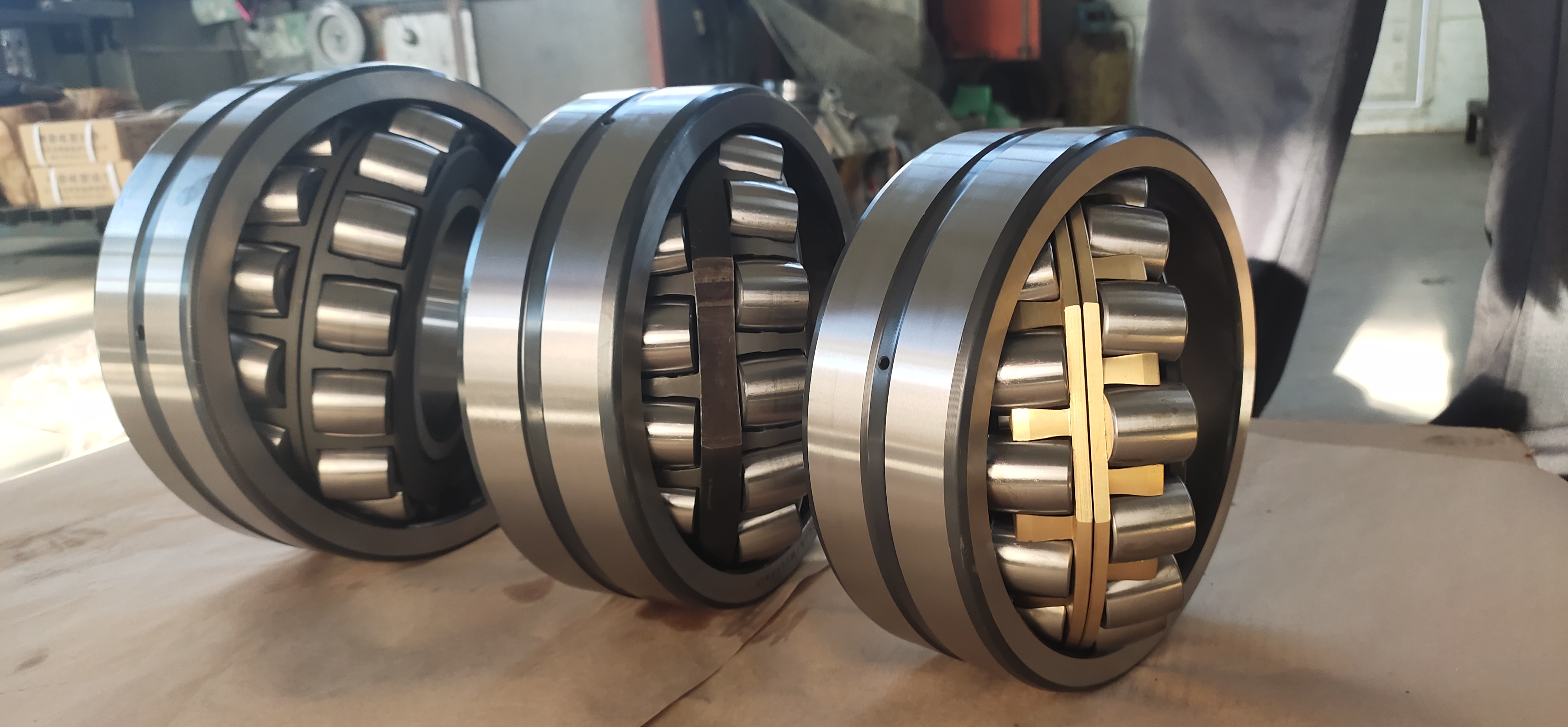 Selection and matching of fixed end bearing and floating end bearing of motor